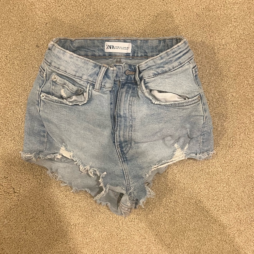 Zara mini light wash denim shorts